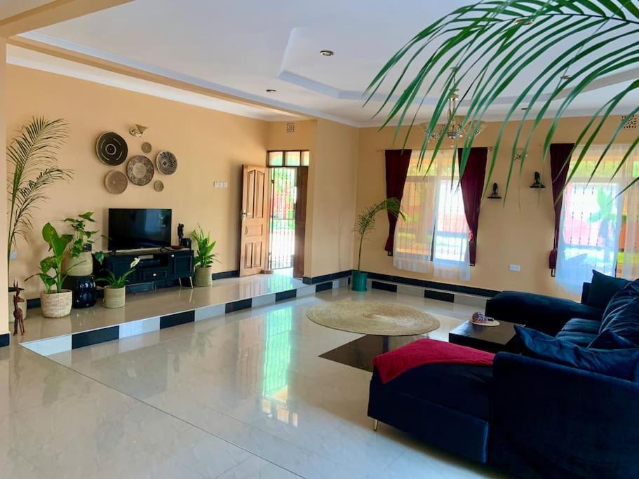 Bungalow X Garten & Terrasse X Wlan X Europaeisch Moshi Ngoại thất bức ảnh