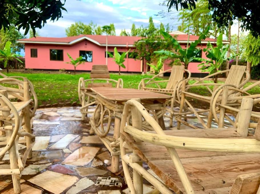 Bungalow X Garten & Terrasse X Wlan X Europaeisch Moshi Ngoại thất bức ảnh
